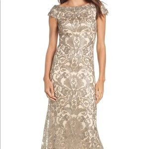 Tadashi Shoji off the shoulder gown Size 8